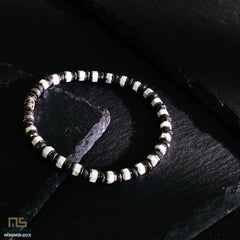 White Howlite Skull Silver - Healing Gemstone Bead Bracelet | 6mm